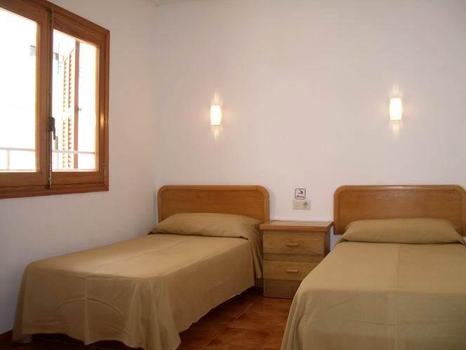 Apartamentos Mira Mola Figueretas Room photo